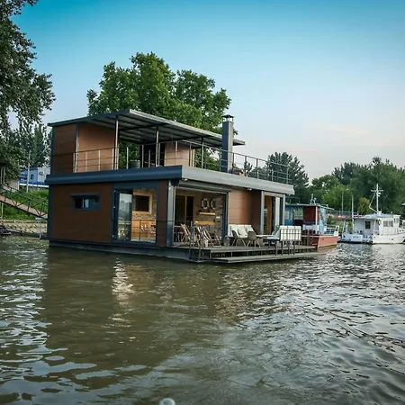 Mariner Boathouse *