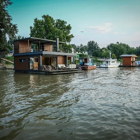 Mariner Boathouse Belgrade